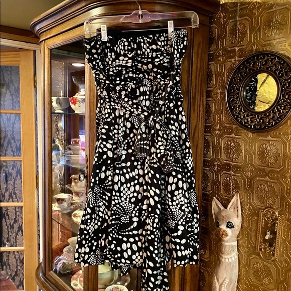 Beautiful silky dress - Picture 7 of 9